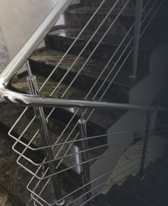 Поручні нержавіючі з леєрами